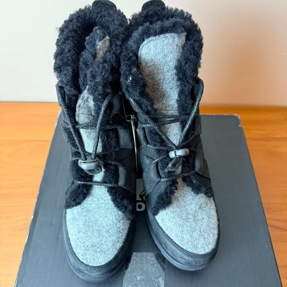 Sorel Joan of Arctic Wedge II Cozy Black Grey Shearling Wedge Boots Womens 8 NEW